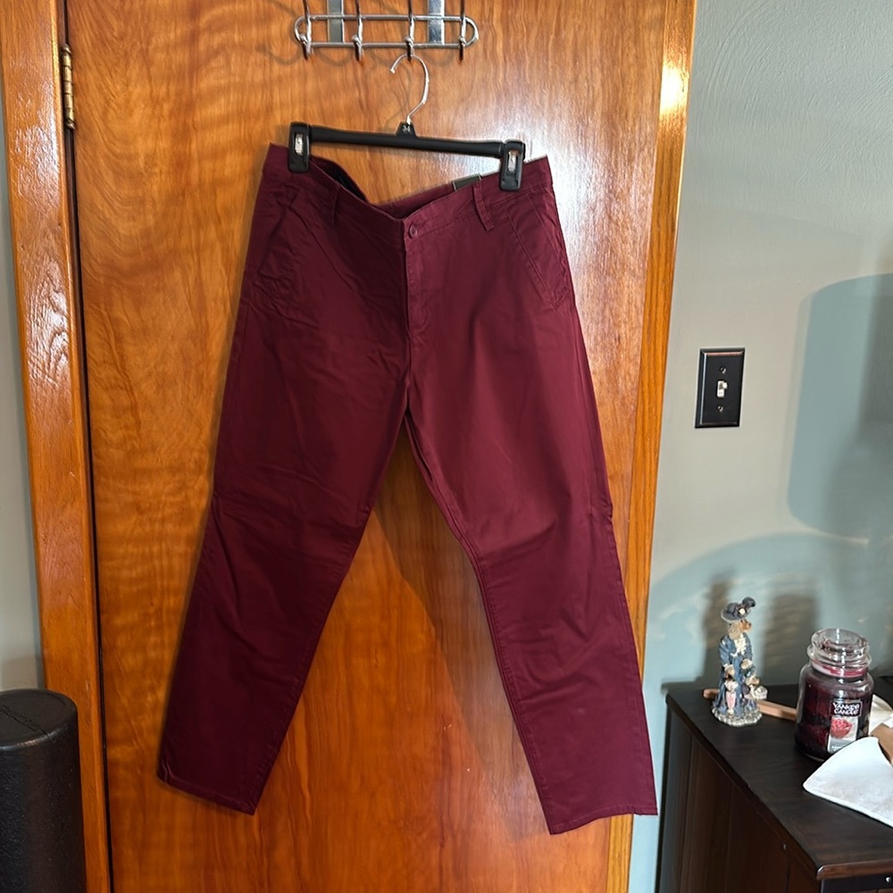 Kut from the Kloth ankle chinos burgundy size ten